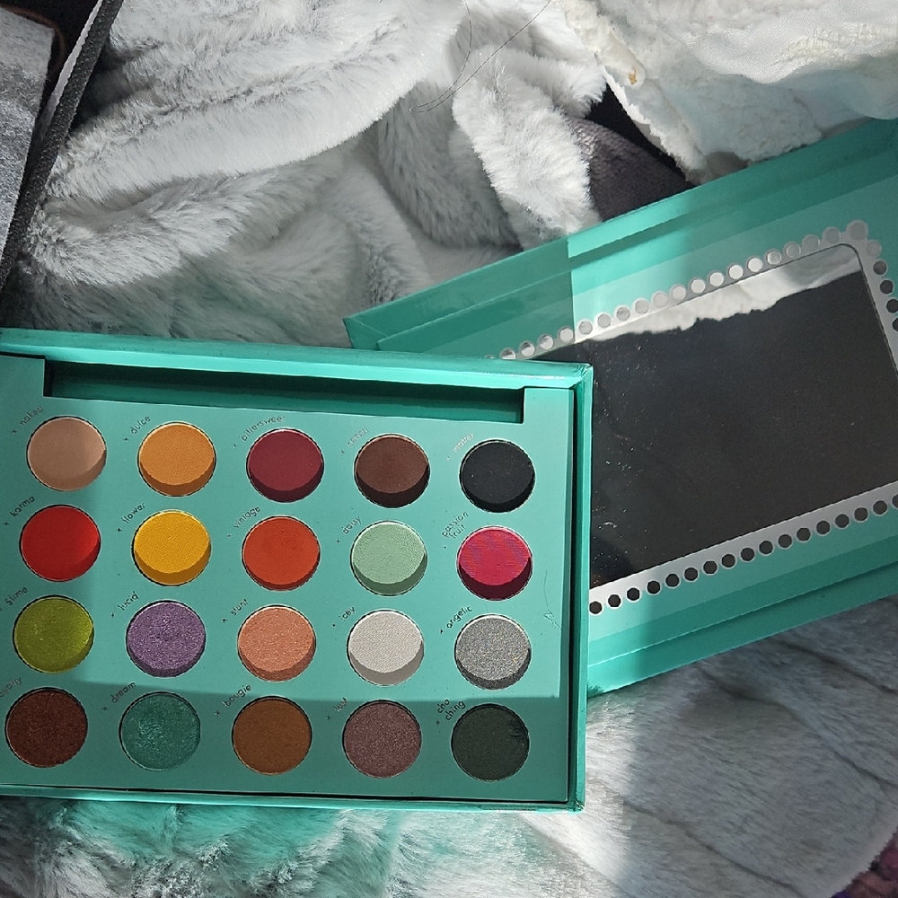 BH Cosmetics Colorful Eyeshadow Palette